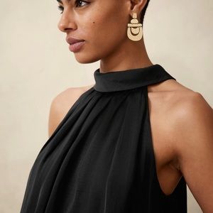 NWT Black fully lined Banana Republic top. 100% polyester